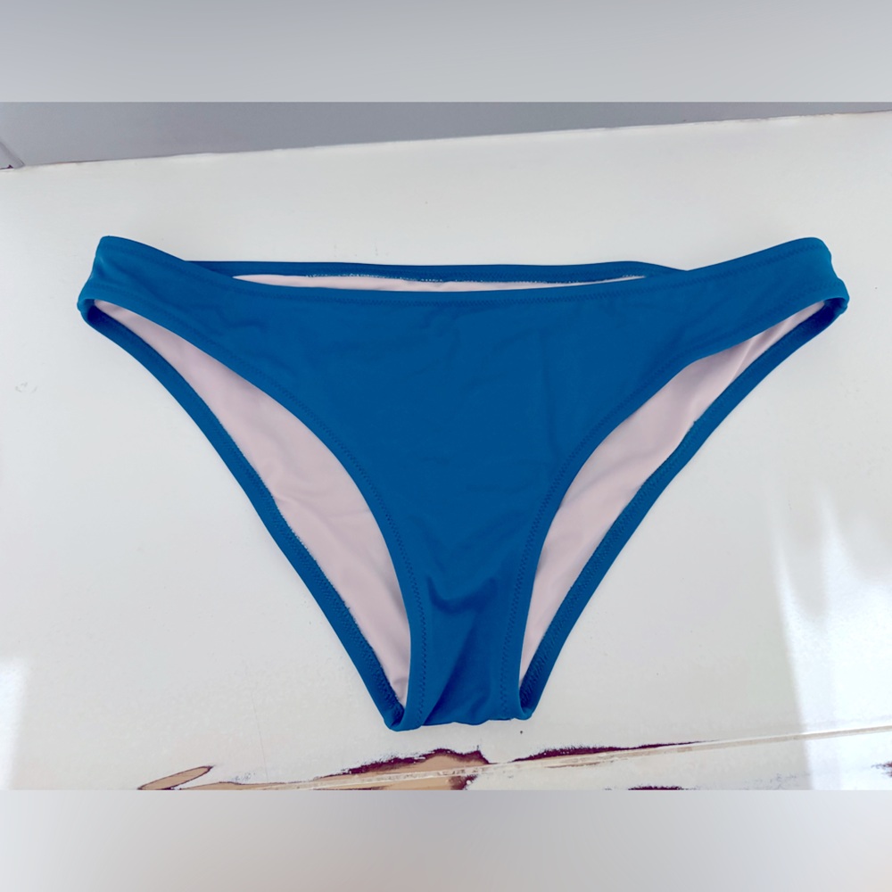 Shade & shore bikini bottom 
Blue
Size large
New with out tags